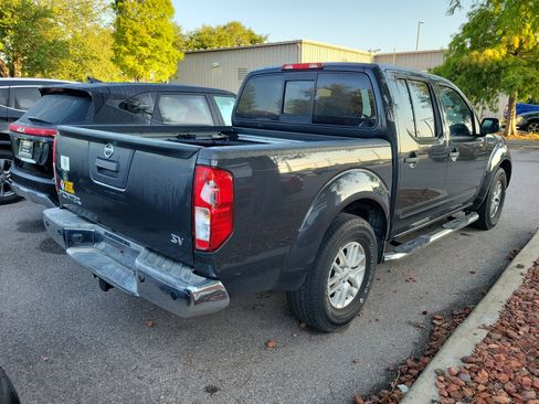 Used 2014 Nissan Frontier SV w/ SV Value Truck Package RWD image 17