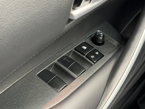 Used 2020 Toyota Corolla SE FWD image 20