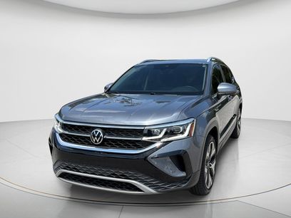 Used 2022 Volkswagen Taos SEL w/ Panoramic Sunroof Package