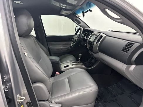 Used 2015 Toyota Tacoma PreRunner w/ SR5 Package RWD image 21