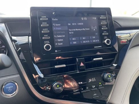 Used 2024 Toyota Camry SE image 20