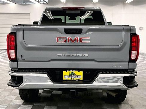 Used 2024 GMC Sierra 2500 SLE w/ SLE Value Package; image 4