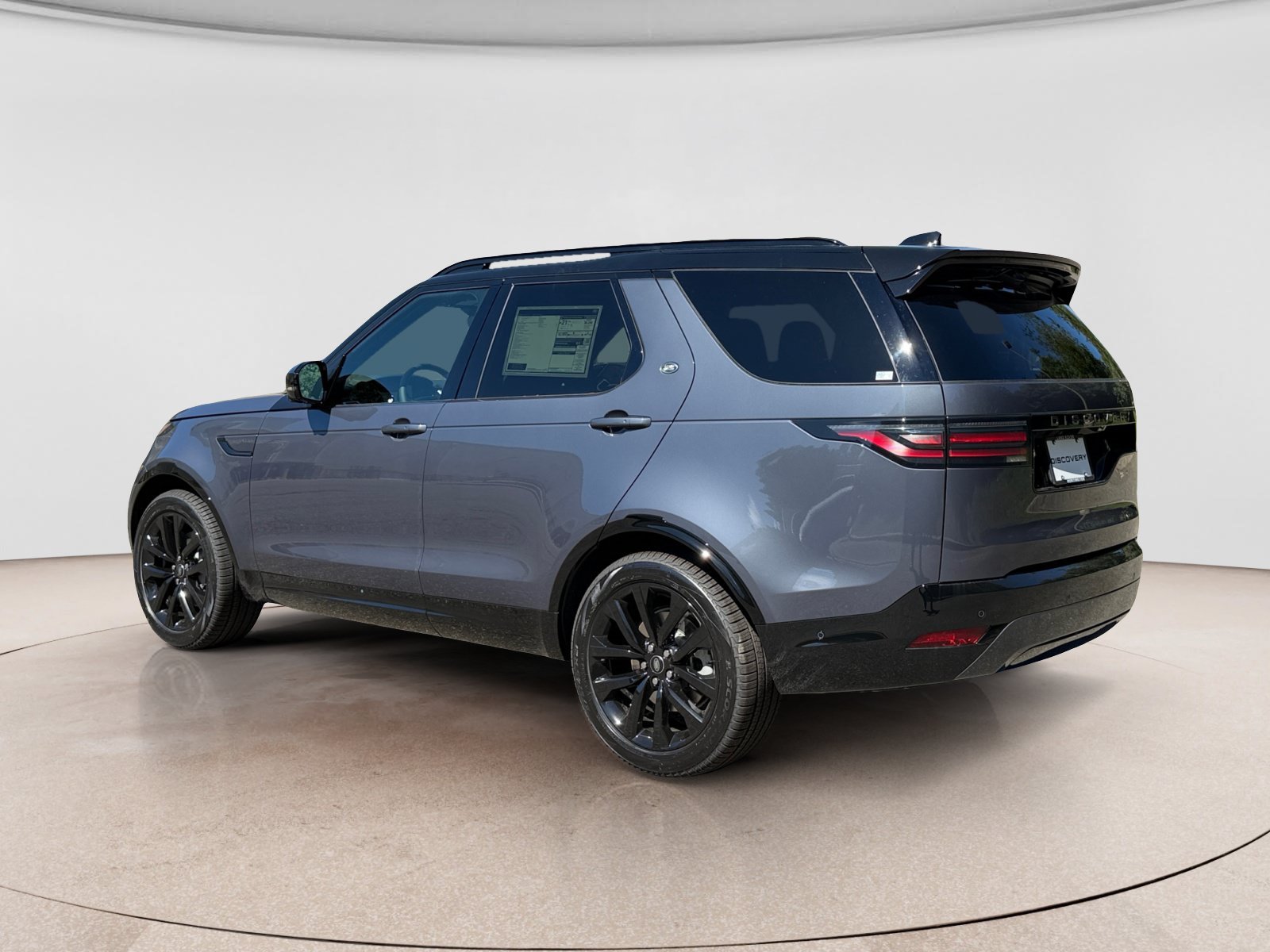 New 2026 Land Rover Discovery Dynamic SE AWD/4WD image 3