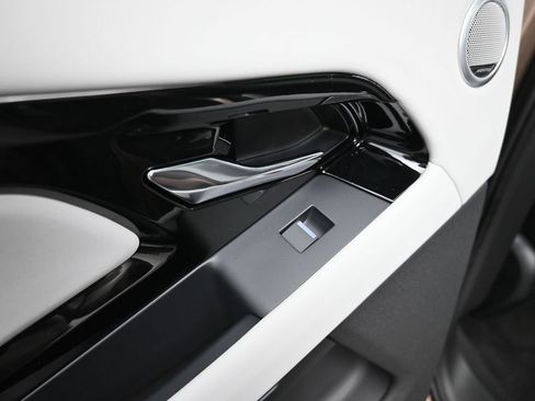 New 2026 Land Rover Range Rover Evoque Dynamic SE AWD/4WD image 18
