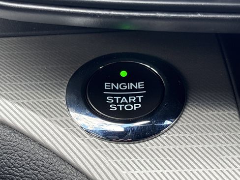 Used 2020 Ford Explorer XLT image 9