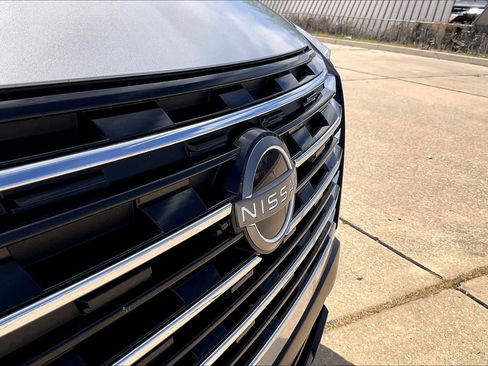 Used 2024 Nissan Rogue S image 30