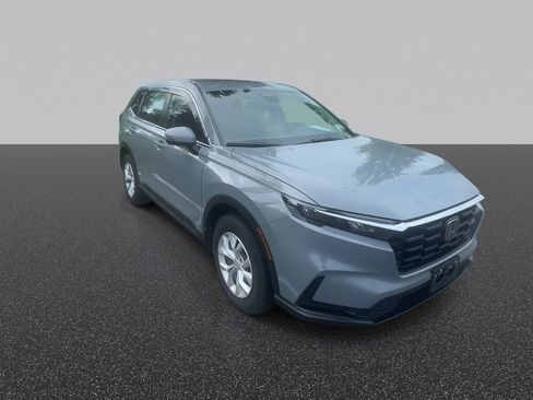Used 2023 Honda CR-V LX image 3