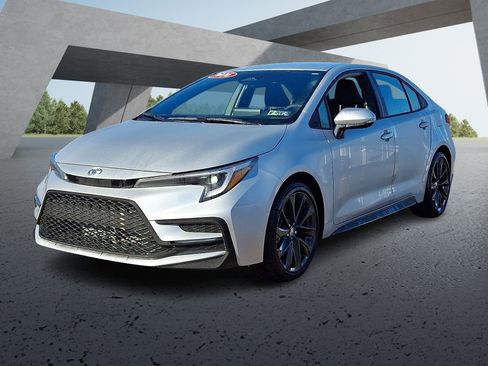 Certified 2026 Toyota Corolla SE image 3