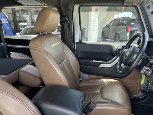 Used 2015 Jeep Wrangler Sahara w/ Connectivity Group AWD/4WD image 9