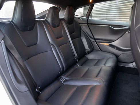 Used 2018 Tesla Model S 100D AWD/4WD image 23