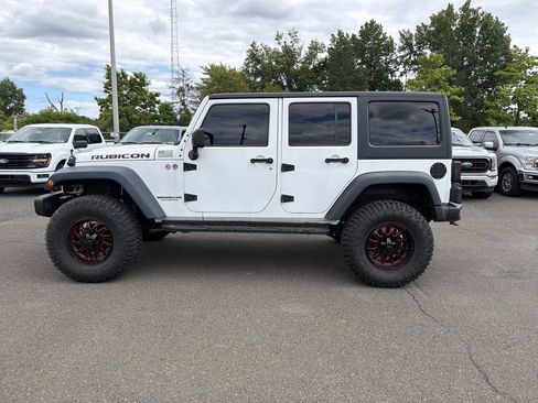 Used 2015 Jeep Wrangler Unlimited Rubicon AWD/4WD image 2