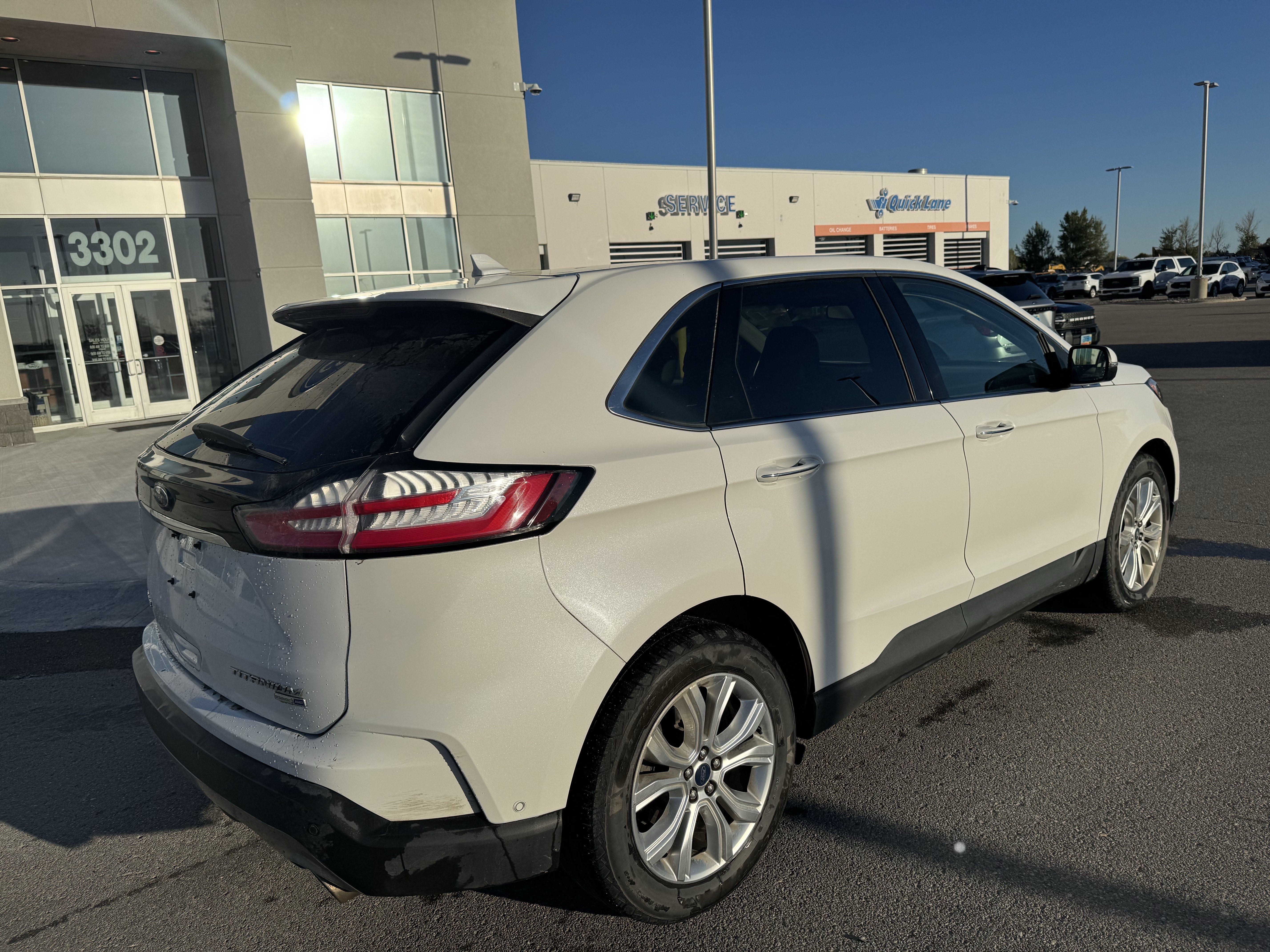 Used 2020 Ford Edge Titanium w/ Equipment Group 301A AWD/4WD image 5