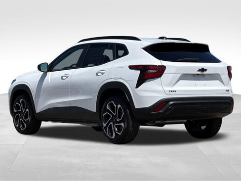 New 2026 Chevrolet Trax RS w/ Driver Confidence Package FWD image 3