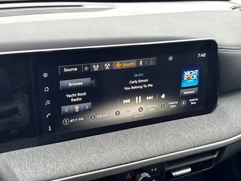 Used 2025 Nissan Kicks SV w/ Illumination Package image 17