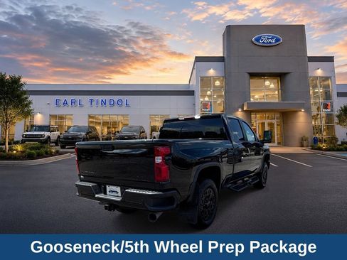 Used 2024 Chevrolet Silverado 2500 Custom w/ Custom Value Package AWD/4WD image 7