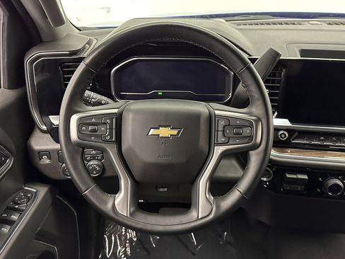 Used 2025 Chevrolet Silverado 1500 LT RWD image 24