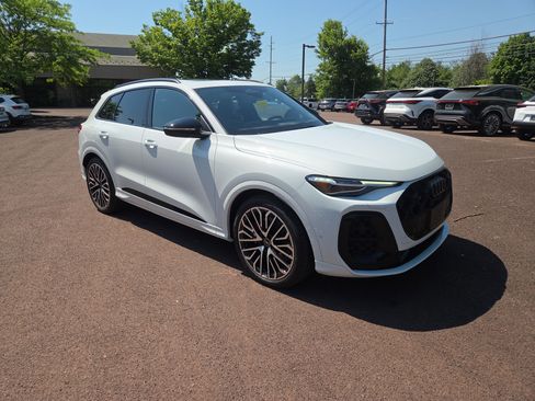 Used 2025 Audi SQ5 Prestige AWD/4WD image 1