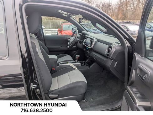 Used 2023 Toyota Tacoma TRD Off-Road image 35