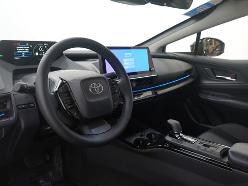 Used 2025 Toyota Prius AWD image 24