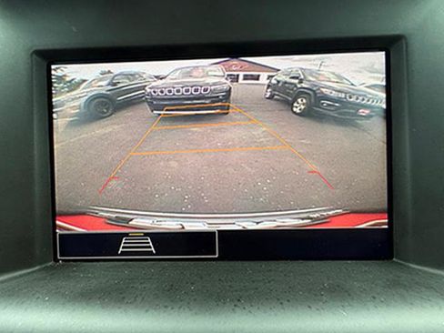 Used 2023 GMC Terrain SLE w/ LPO, Floor Liner Package AWD/4WD image 13