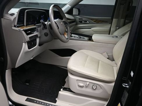 Used 2022 Cadillac Escalade ESV Sport Platinum AWD/4WD image 16