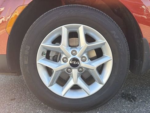Used 2024 Kia Soul LX w/ Option Group 015 FWD image 10