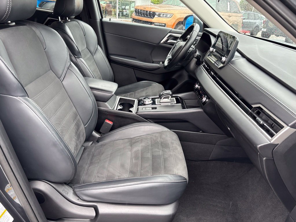 Used 2024 Mitsubishi Outlander SE FWD image 27