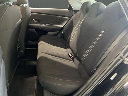 Used 2023 Hyundai Elantra SEL w/ Convenience Package image 30