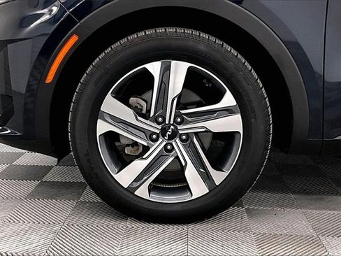Used 2024 Kia Sorento SX Prestige image 9
