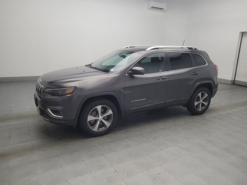 Used 2019 Jeep Cherokee Limited image 2