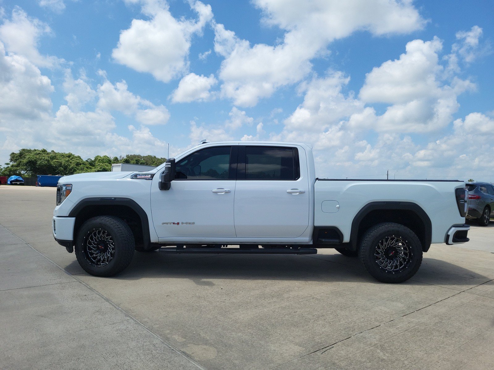 Used 2020 GMC Sierra 2500 AT4 w/ AT4 Premium Package AWD/4WD image 8