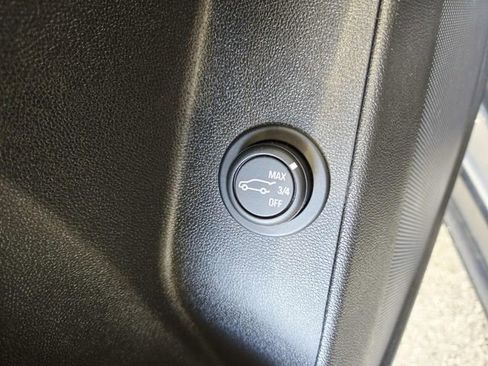 Used 2019 Chevrolet Equinox LT image 32