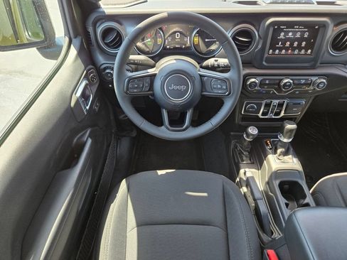 Used 2023 Jeep Wrangler Unlimited w/ Convenience Group AWD/4WD image 13