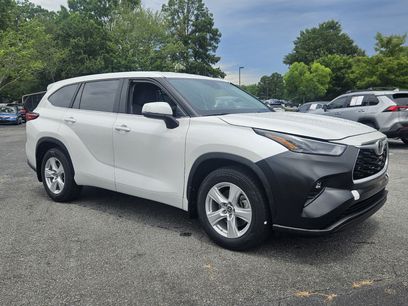 Used 2023 Toyota Highlander LE