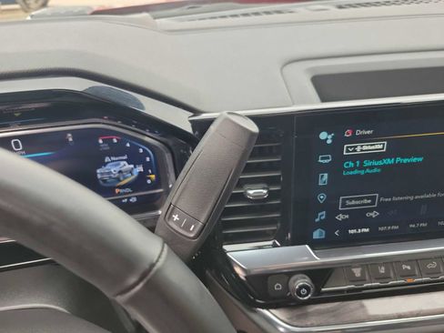 Used 2024 Chevrolet Silverado 2500 LTZ w/ LTZ Convenience Package image 17