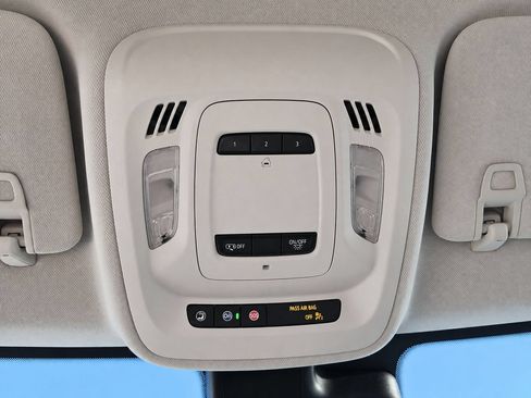 Certified 2021 Buick Envision Avenir FWD image 34