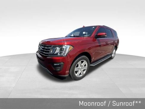 Used 2018 Ford Expedition XLT w/ Equipment Group 202A AWD/4WD image 2