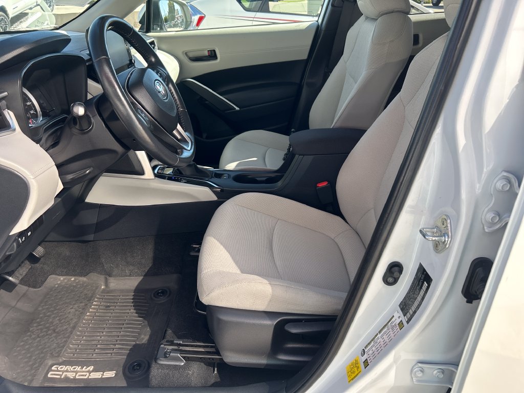 Certified 2022 Toyota Corolla Cross LE AWD/4WD image 10