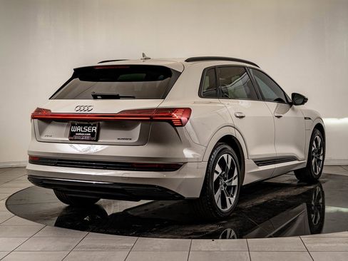 Used 2021 Audi e-tron Premium w/ Convenience Plus Package image 10
