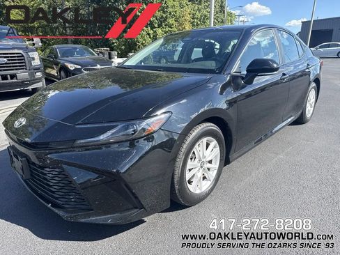 Used 2025 Toyota Camry LE FWD image 1
