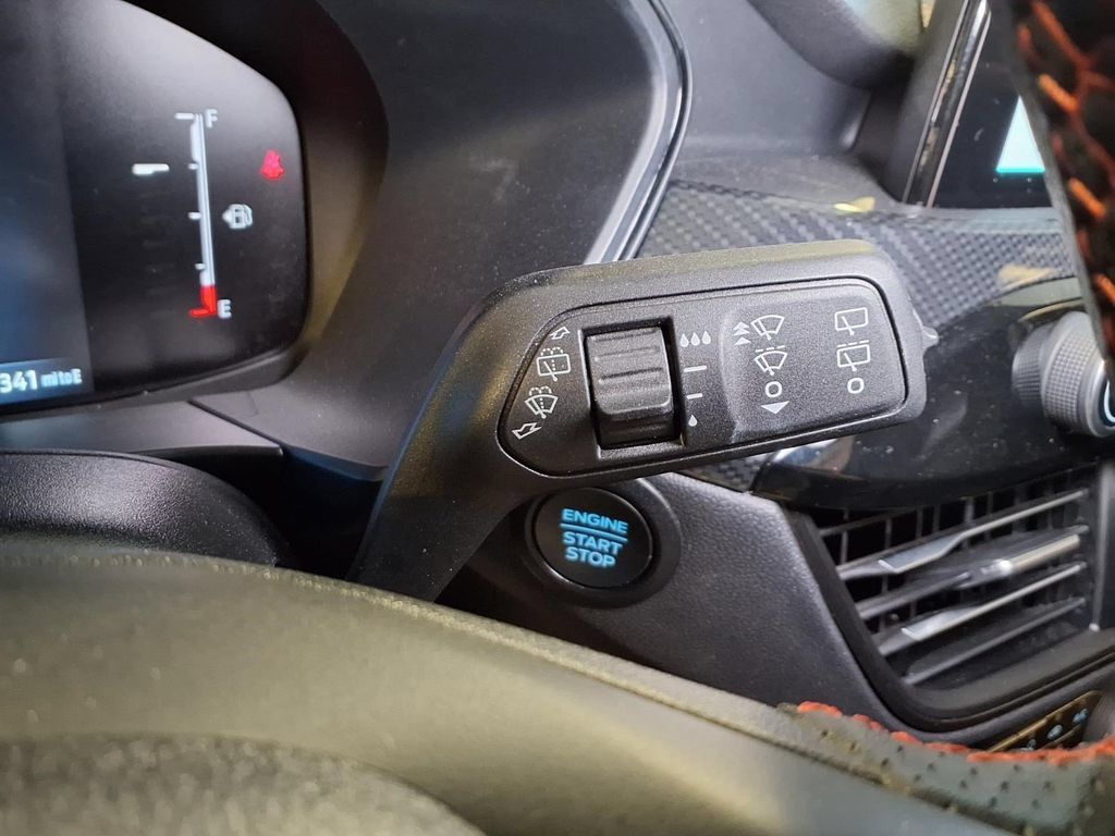 Used 2025 Ford Escape ST-Line FWD image 14
