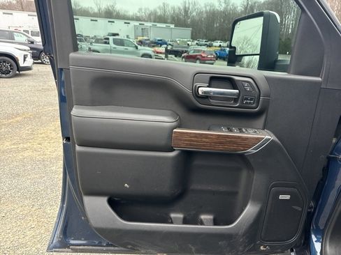 Used 2023 Chevrolet Silverado 2500 High Country w/ Z71 Off-Road Package image 18