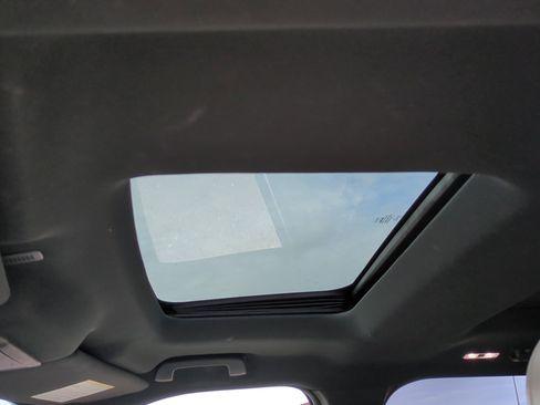 Used 2018 Ford Explorer XLT w/ Equipment Group 202A image 27