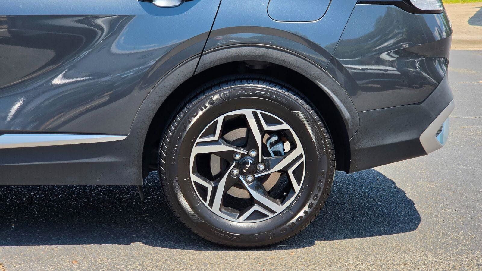 Used 2023 Kia Sportage LX FWD image 16