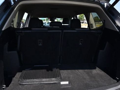Used 2025 Volkswagen Atlas SE AWD/4WD image 25
