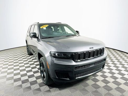 Certified 2023 Jeep Grand Cherokee L Laredo image 2