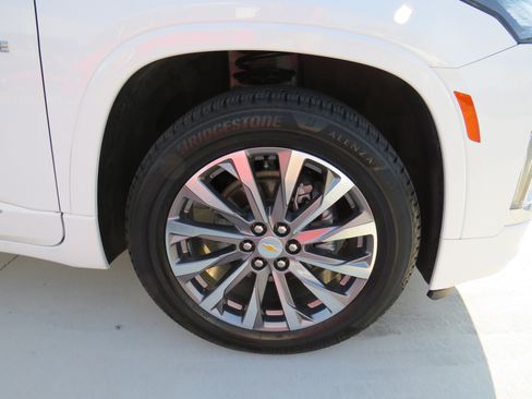 Certified 2023 Chevrolet Traverse Premier FWD image 9