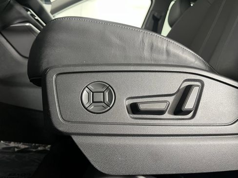 Used 2025 Audi Q5 Premium w/ 19" Wheel Package image 13