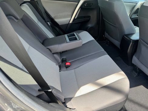 Used 2015 Toyota RAV4 LE AWD/4WD image 12