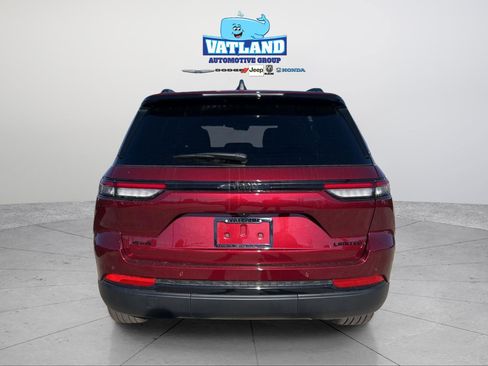 New 2025 Jeep Grand Cherokee Limited w/ Black Appearance Package image 4